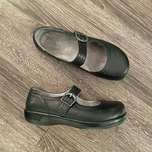 Alegria Kourtney Black Nappa